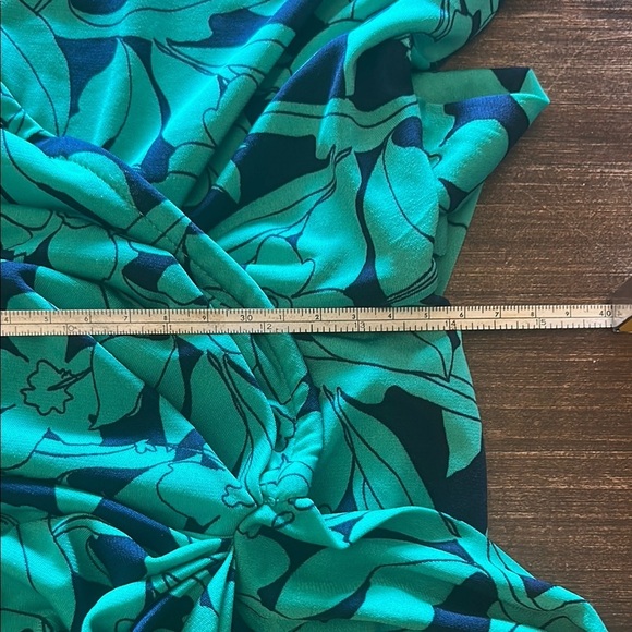 London Times Floral Wrap Dress in Green - Picture 8 of 8